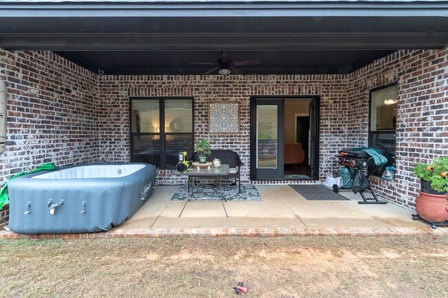 Building Photo - Millbrook Rental!