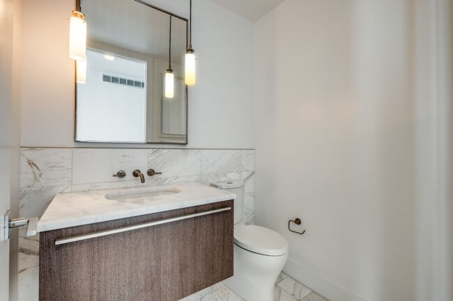 Building Photo - 3130 N Harwood St