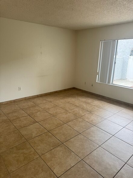 Building Photo - 4686 Pinecrest Cir