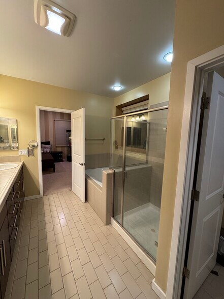 Building Photo - 3192 Fallen Leaf St