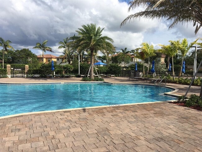 Building Photo - 191 SE 35 Ave