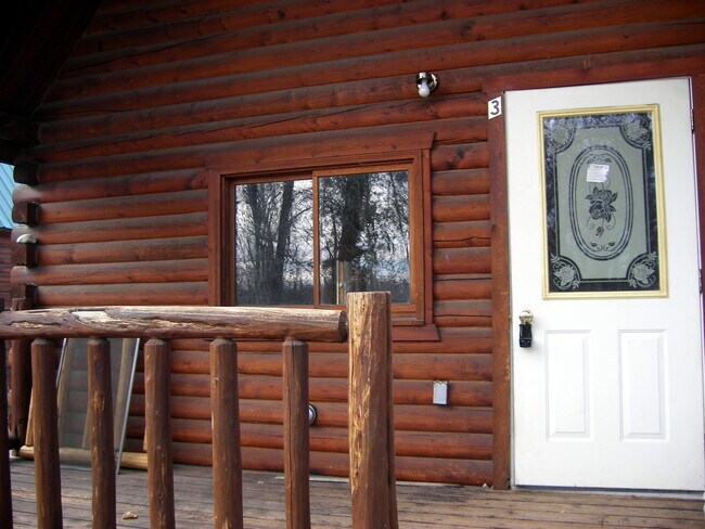 Building Photo - Quaint Cabin on the Creek