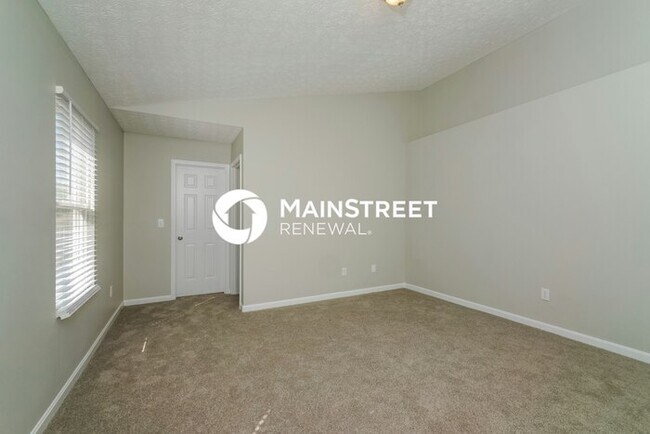 Building Photo - 4 Bedroom Pet-Friendly Home in JEFFERSONVILLE, IN with Main Street Renewal