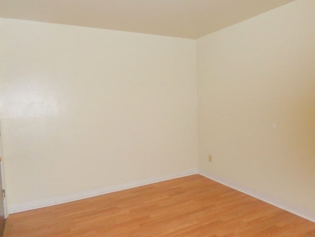 Building Photo - 4407 Chippewa A