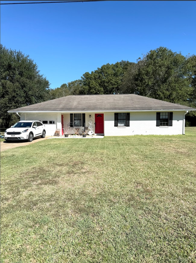 Building Photo - Beautiful 4 Bedroom Home with Bonus Room –...