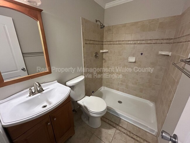 Building Photo - 606 Infinity Rd