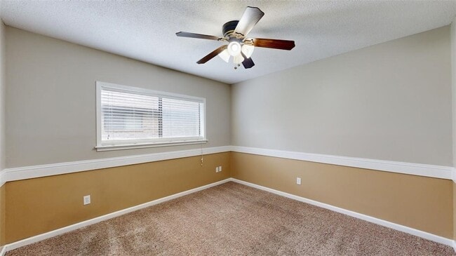 Building Photo - 2704 Wilderness Dr N