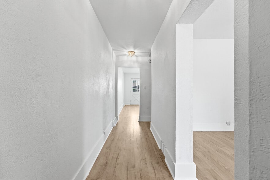 Building Photo - 98 S 18th St