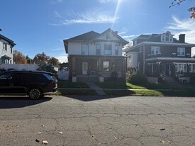 Building Photo - 10 Rockledge Rd