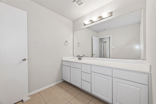 Building Photo - 19038 Winding Stream Ln