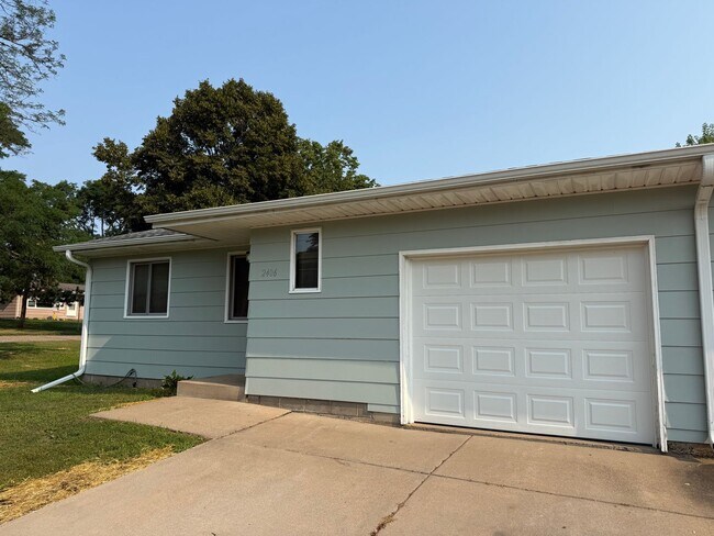 Building Photo - 2406 Skeels Ave