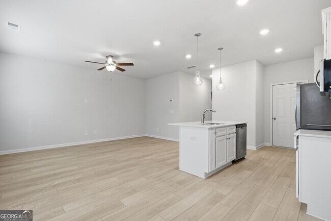 Building Photo - 208 Filer Dr