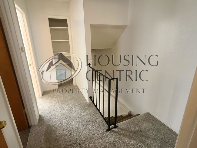 Building Photo - 9013 Montoya St