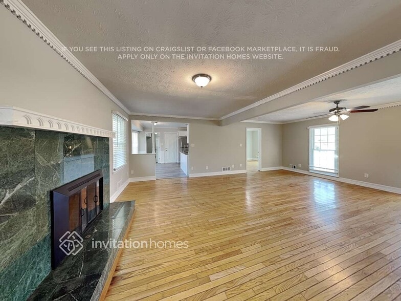 Building Photo - 562 Rollingwood Dr