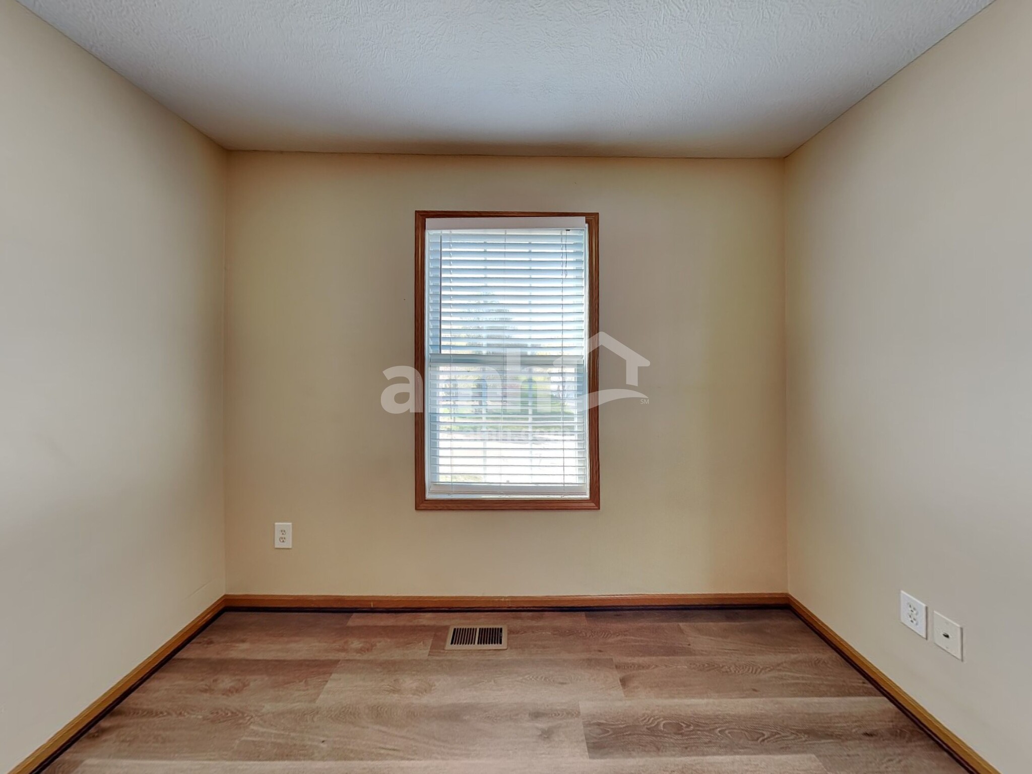 Building Photo - 219 Hayfield Dr