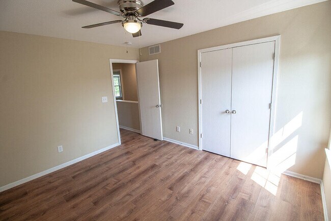 Building Photo - 5307 Currituck Ln