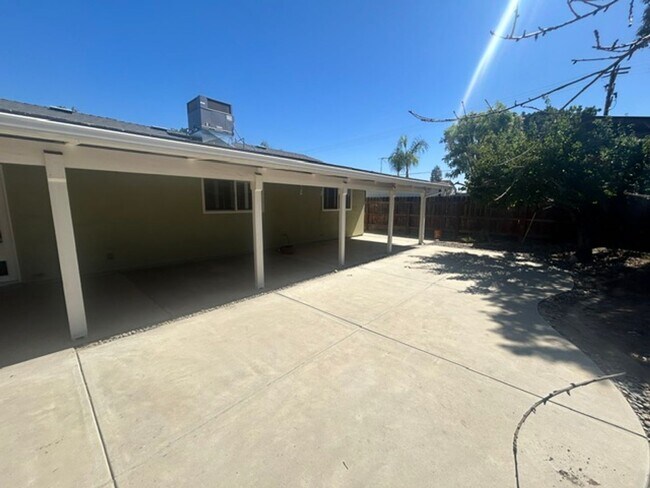 Building Photo - 1331 W Mary Ct