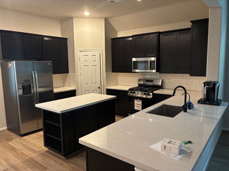 Building Photo - 5822 Roebuck Bay Dr