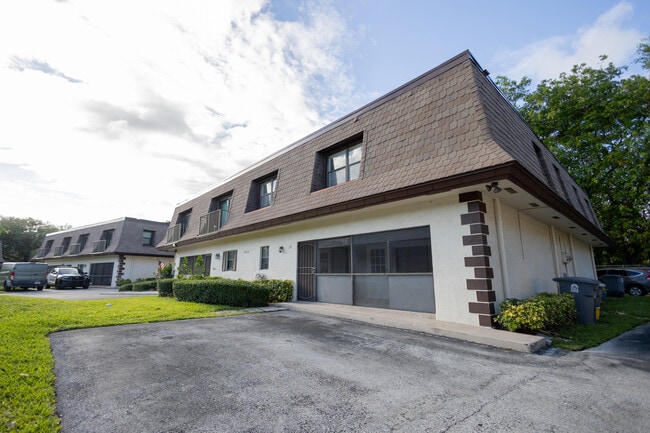 Building Photo - 9460 SW 61st Way