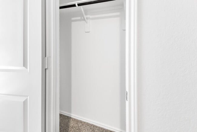 Building Photo - 3710 Turnpike Dr