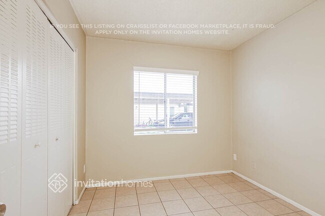 Building Photo - 5942 W Whitton Ave