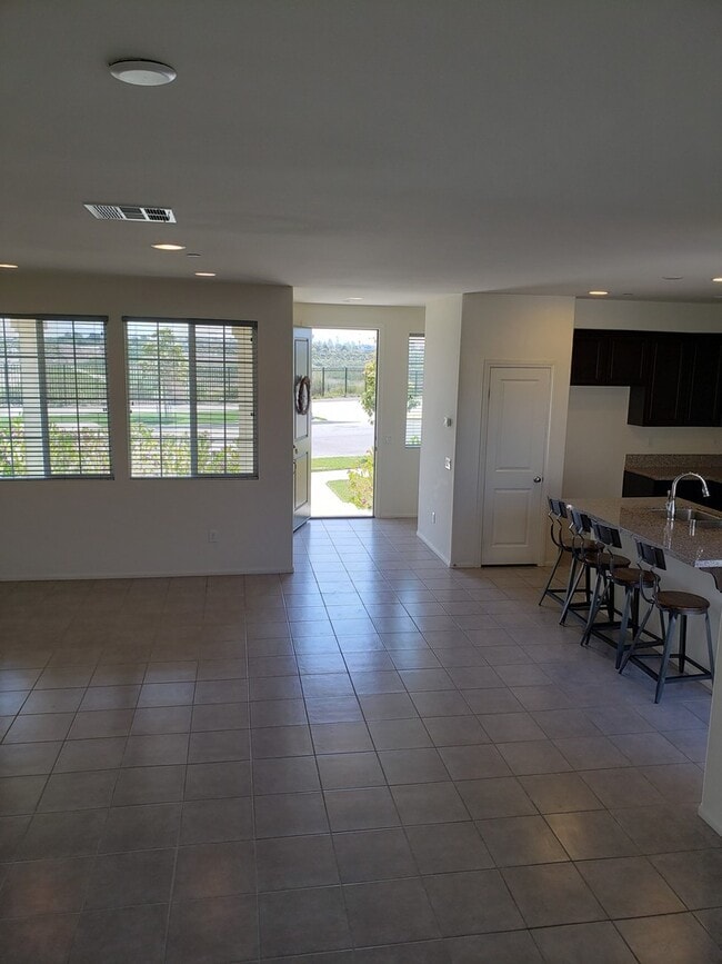 Building Photo - Riverpark 3+3 Single Family Home $4200