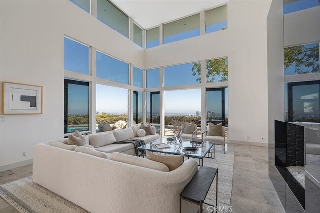 Building Photo - 1436 Summitridge Dr