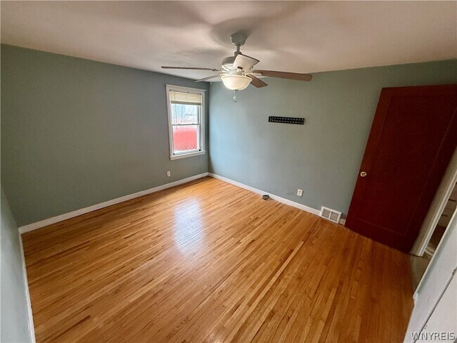 Building Photo - 125 Beryl Dr