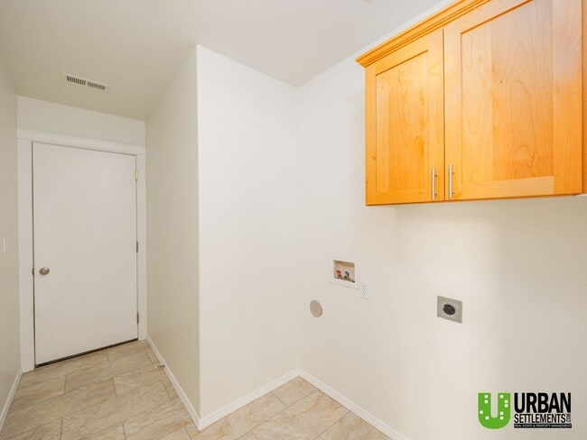 Building Photo - Beautiful 3-Bedroom Home in Desirable Rive...