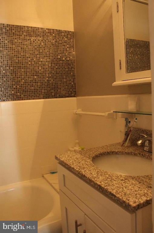 Building Photo - 2031 Locust St