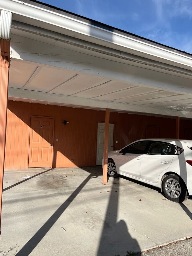 Interior Photo - 2809-2815 W Pleasanton Ave