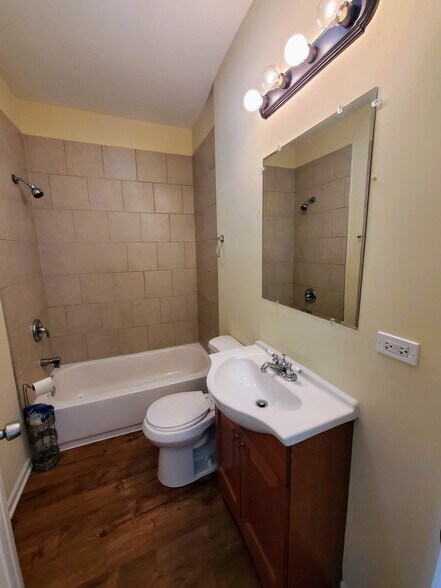 Building Photo - 813 N 23rd Ave