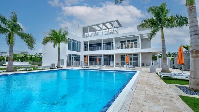 Building Photo - 6630 NW 104th Path