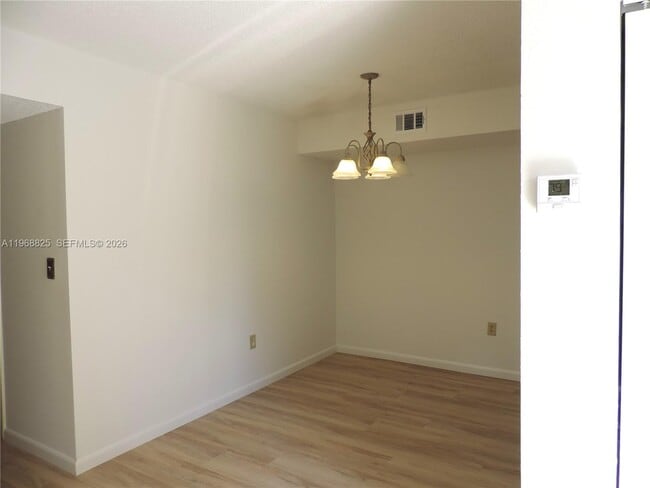 Building Photo - 566 NW 114th Ave