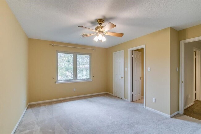 Building Photo - 607 Lee Shore Ln