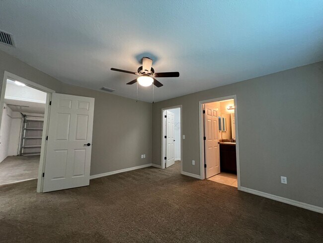 Building Photo - AMAZING 3 BD/2BA Home in Beautiful Ocala!!!