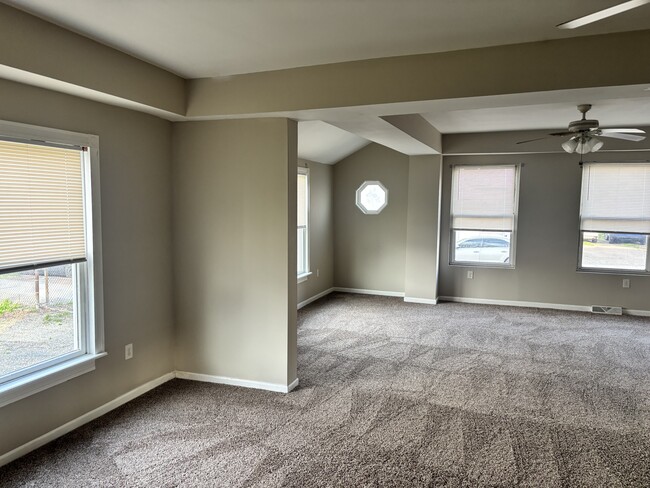 Building Photo - 174 S Burlington St