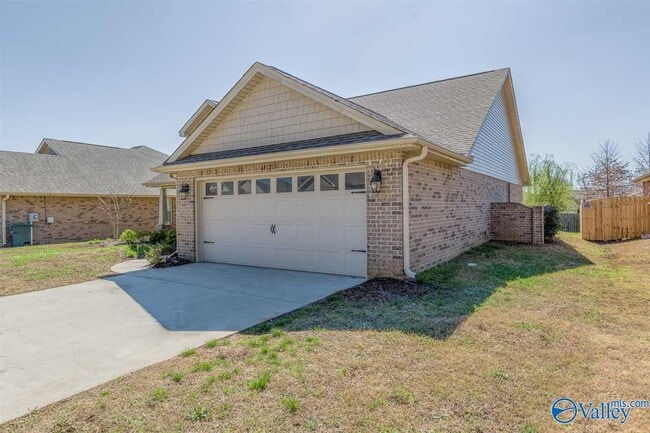 Building Photo - 6812 Wintercrest Way SE