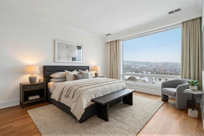 Building Photo - 11 River St