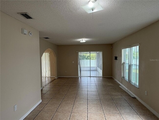 Building Photo - 758 Burlwood St