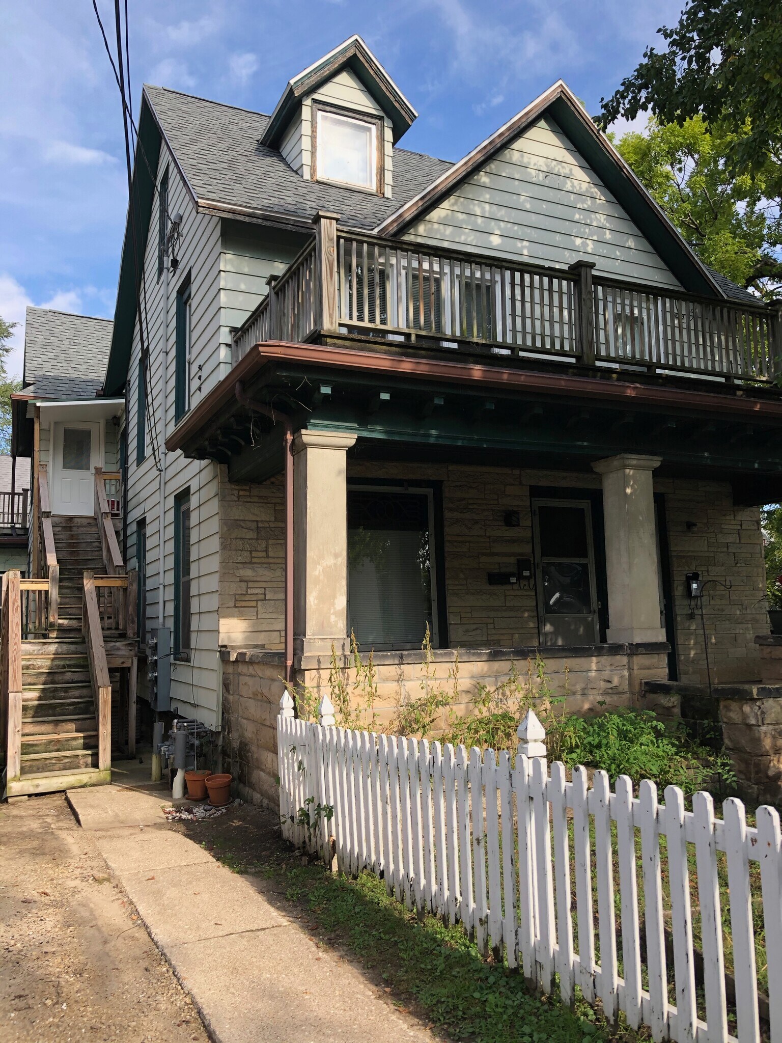 Building Photo - 954 1/2 Jenifer St