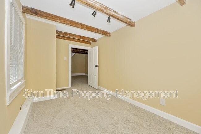 Building Photo - 106 Potomac St