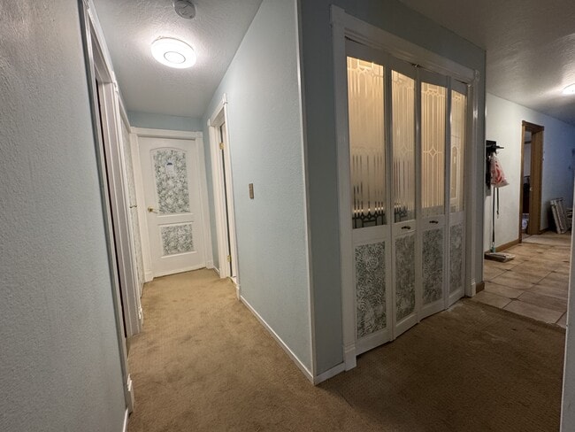 Building Photo - 1855 King Edward Dr