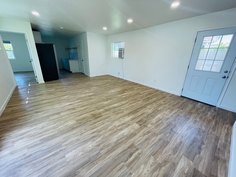 Building Photo - 5622 Monterey Rd