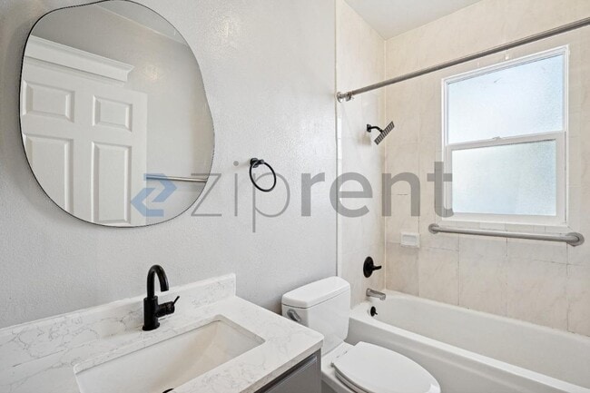 Building Photo - 1143 Anza St