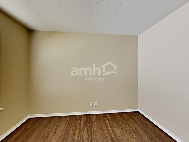 Building Photo - 10124 Del Lago Ct