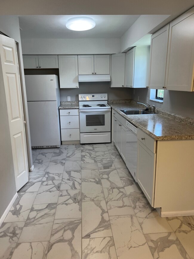 Building Photo - 2005 McMullen Ave