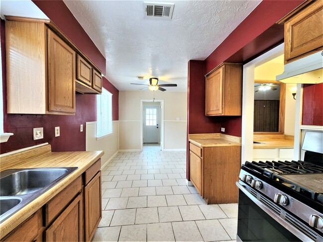 Building Photo - 946 Beachcomber Ln