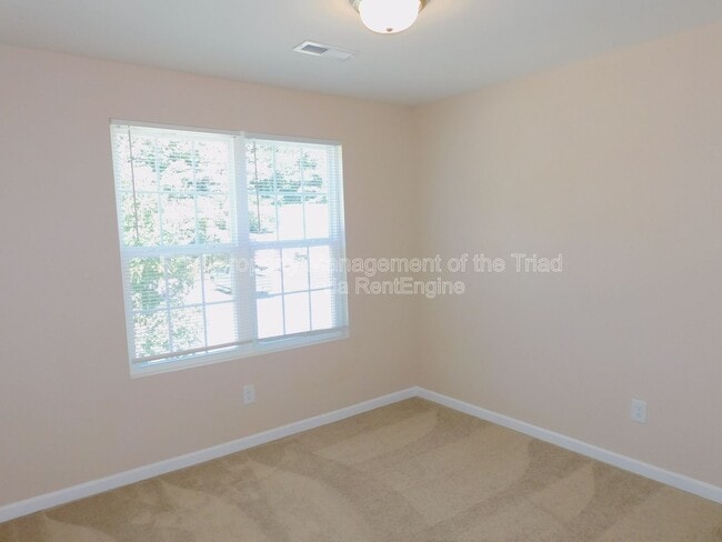 Building Photo - 3918 Mountainridge Dr