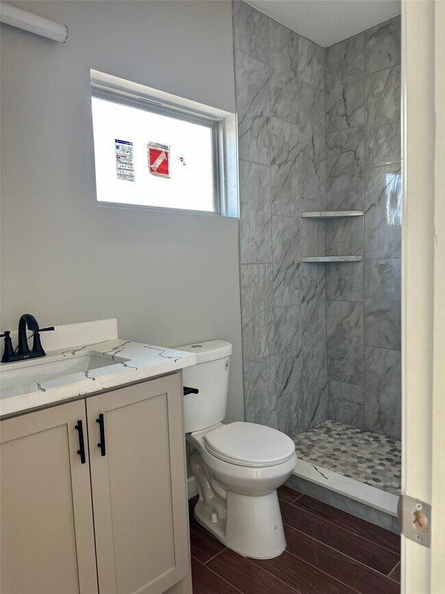 Building Photo - 8321 Coma St